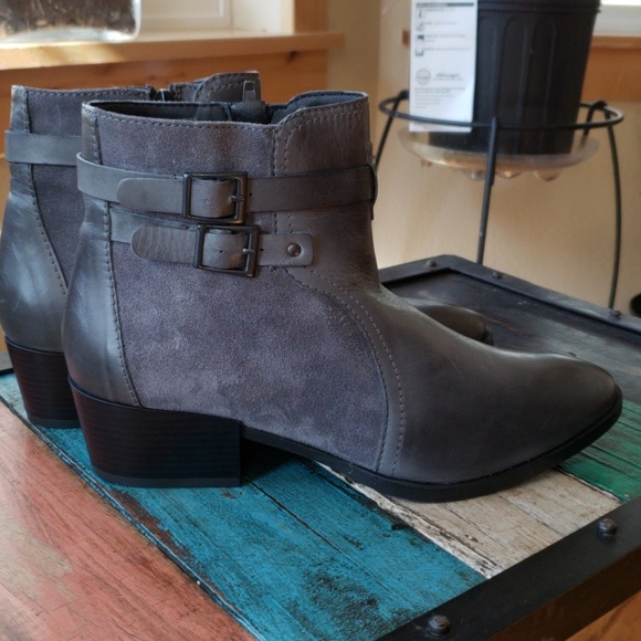 ✌🏼Catherine Malandrino Crya Buckle ankle boot - Picture 4 of 8